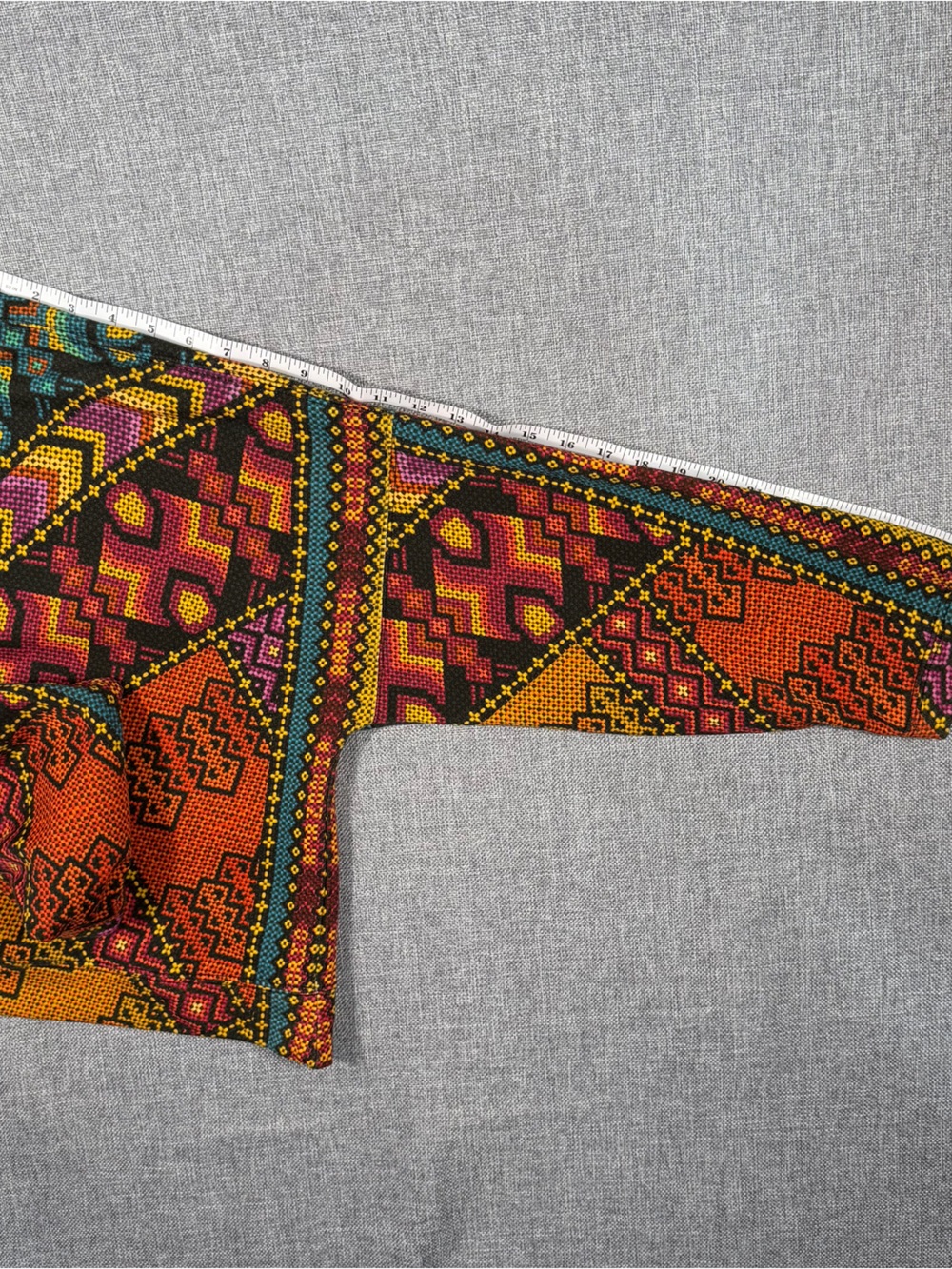 FARM Rio Multicolor Aztec Cropped long sleeve sweat shirt - Picture 6 of 9